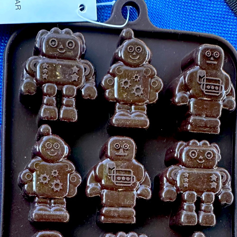 5/$20 Chocolate/Candy/ Ice- Robots 🤖 Mold Shapes (15 on the mold)